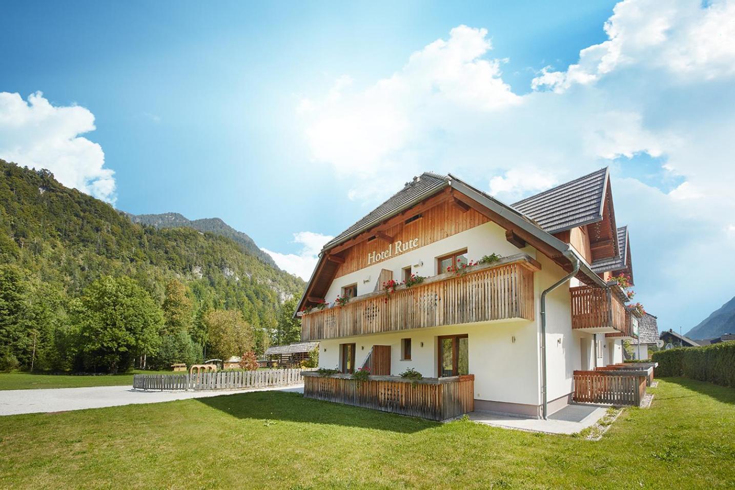 Rute Hotel And Apartments Kranjska Gora Exterior foto